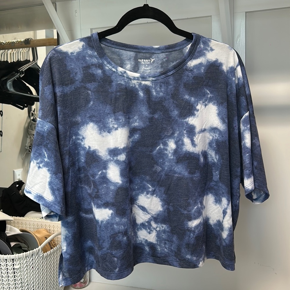 old navy tie dye short sleeve flowy shirt